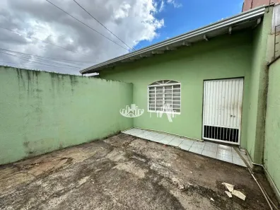 Casa com 2 Quartos para alugar, 45m² no Parque Residencial Joaquim Toledo Piza, Londrina
