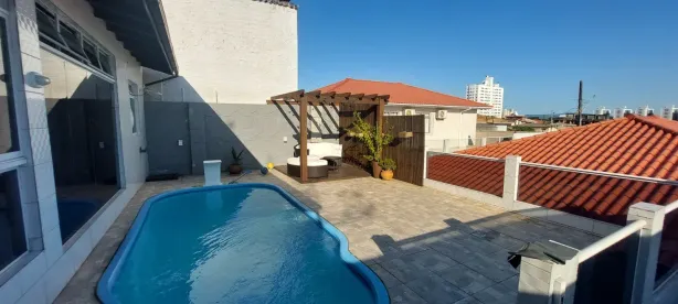 Casa com 2 Quartos para alugar, 330m² no Areias, São José