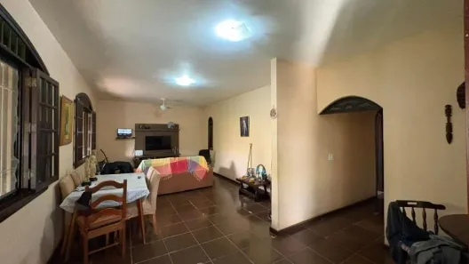 Casa com 3 Quartos à venda, 196m² no Itaipu, Niterói