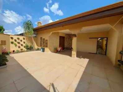 Casa com 3 Quartos à venda, 220m² no Jardim Ipiranga, Americana