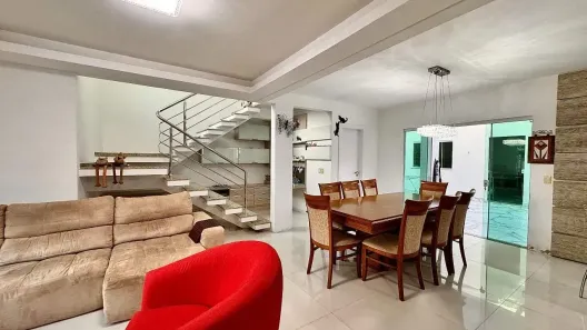 Sobrado com 3 Quartos à venda, 255m² no Vila Baependi, Jaraguá do Sul