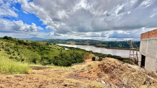 Lote/Terreno à venda, 599m² no Brisa do Vale, Colatina