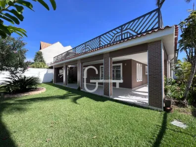 Casa com 4 Quartos à venda, 300m² no Balneário Stella Maris, Peruíbe