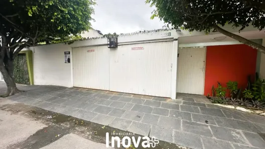 Casa com 3 Quartos à venda, 274m² no Maurício de Nassau, Caruaru