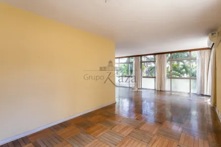 Apartamento com 4 Quartos à venda, 245m² no Cerqueira César, São Paulo
