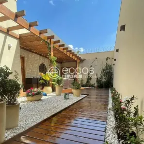Casa com 3 Quartos à venda, 120m² no Santa Mônica, Uberlândia