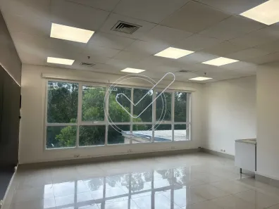 Sala Comercial para alugar, 48m² no Sítio Tamboré Alphaville, Barueri