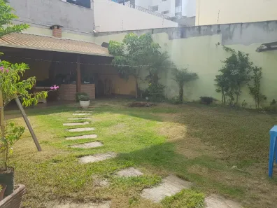 Casa com 3 Quartos à venda, 180m² no Cabral, Contagem