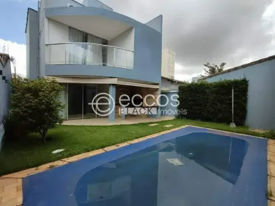 Casa com 3 Quartos à venda, 230m² no Bosque dos Buritis, Uberlândia