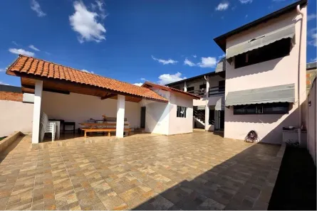 Casa com 3 Quartos à venda, 232m² no Jardim Novo II, Mogi Guaçu