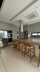 Casa de Condomínio com 3 Quartos à venda, 214m² no Petrópolis, Várzea Grande