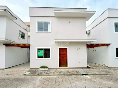 Casa com 2 Quartos para alugar, 53m² no São João (Margem Esquerda), Tubarão