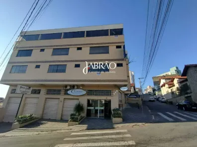 Prédio Comercial para alugar, 1244m² no Centro, Barbacena
