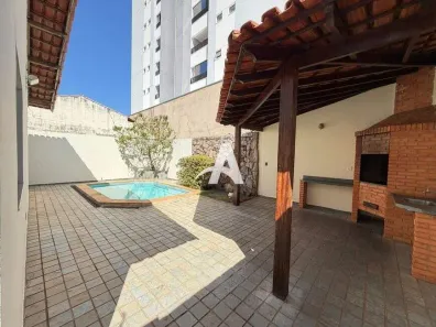 Casa com 3 Quartos para alugar, 200m² no Santa Mônica, Uberlândia