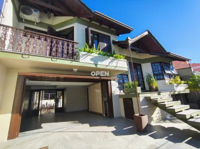 Sobrado com 3 Quartos à venda, 131m² no Centro, Canoas
