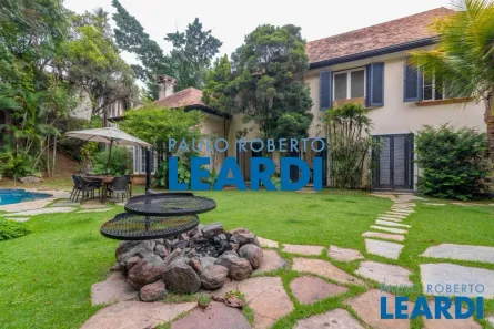 Casa com 5 Quartos à venda, 956m² no Jardim Everest, São Paulo