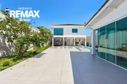Casa com 4 Quartos à venda, 300m² no Guabirotuba, Curitiba
