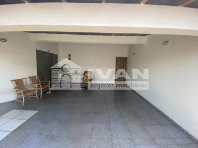 Casa com 3 Quartos à venda, 187m² no Jardim Patrícia, Uberlândia