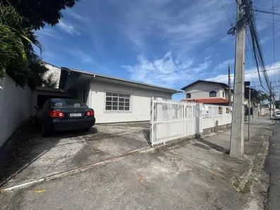 Casa com 2 Quartos à venda, 107m² no Barreiros, São José