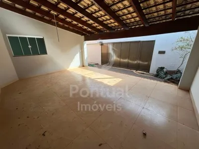 Casa com 3 Quartos para alugar, 180m² no Granada, Uberlândia