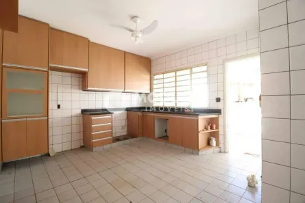 Casa com 4 Quartos para alugar, 196m² no Santa Mônica, Uberlândia