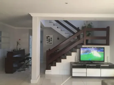 Casa de Condomínio com 4 Quartos à venda, 320m² no Baldeador, Niterói