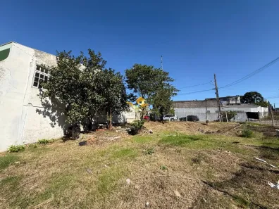 Lote/Terreno à venda, 389m² no Novo Mundo, Curitiba