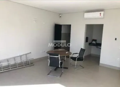 Sala Comercial para alugar, 54m² no Granada, Uberlândia