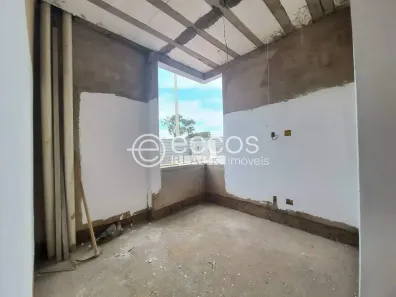 Casa de Condomínio com 3 Quartos à venda, 150m² no Laranjeiras, Uberlândia