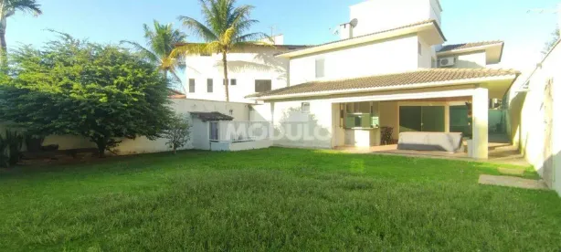 Casa com 3 Quartos para alugar, 400m² no Morada da Colina, Uberlândia