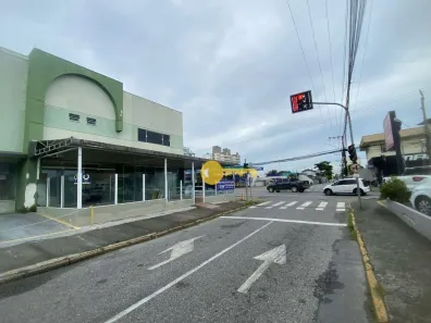 Sala Comercial para alugar, 142m² no São João, Itajaí
