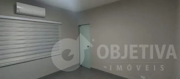 Sala Comercial para alugar, 16m² no Bom Jesus, Uberlândia