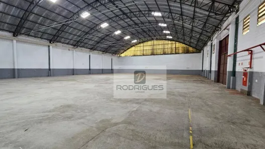 Galpão/Depósito/Armazém para alugar, 2000m² no Conceição, Diadema