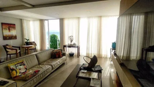 Casa com 3 Quartos à venda, 240m² no Cacupé, Florianópolis