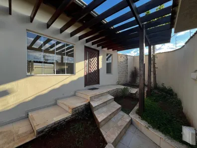 Casa com 3 Quartos para alugar, 150m² no Residencial Santa Rita II, Pouso Alegre