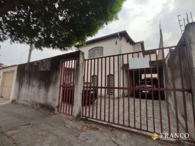 Casa com 4 Quartos à venda, 236m² no Parque Santo Antônio, Taubaté