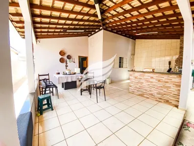 Casa com 3 Quartos à venda, 234m² no Jardim Brasília, Araçatuba