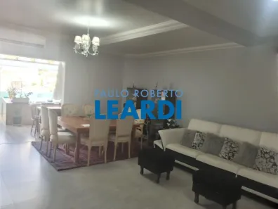 Casa de Condomínio com 3 Quartos à venda, 240m² no Jardim Londrina, São Paulo