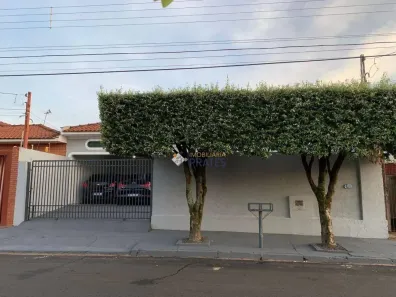 Casa com 3 Quartos à venda, 200m² no Jardim Caparroz, São José do Rio Preto