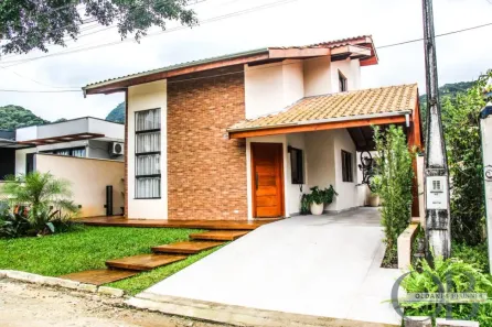 Casa de Condomínio com 3 Quartos à venda, 180m² no Horto Florestal, Ubatuba