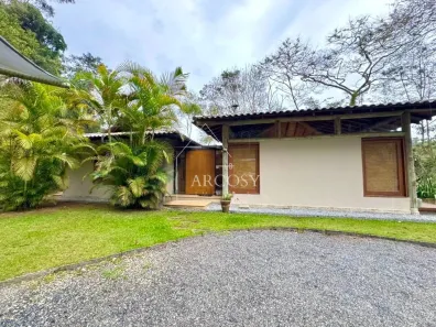 Casa de Condomínio com 3 Quartos à venda, 200m² no Itaipava, Petrópolis