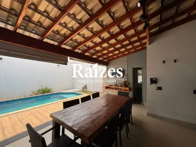 Casa com 3 Quartos à venda, 219m² no Jardim Karaíba, Uberlândia