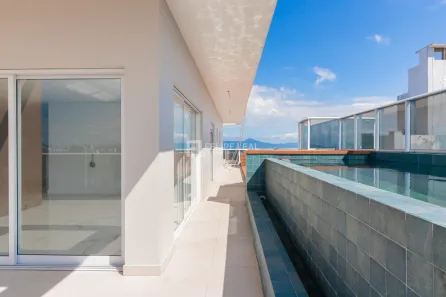 Cobertura com 3 Quartos à venda, 340m² no Kobrasol, São José