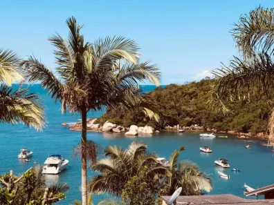 Sobrado com 4 Quartos para alugar, 200m² no Praia das Taquaras, Balneário Camboriú