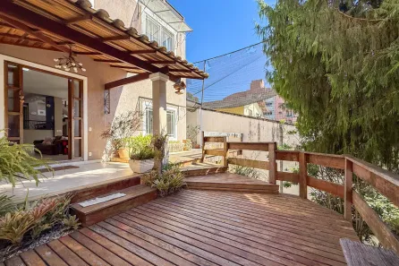 Casa com 6 Quartos à venda, 408m² no Agriões, Teresópolis