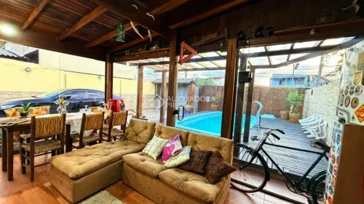 Casa com 3 Quartos à venda, 200m² no Harmonia, Canoas