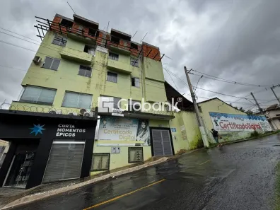 Prédio Comercial à venda, 436m² no Centro, Montes Claros