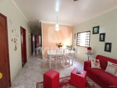 Casa com 3 Quartos à venda, 250m² no Granada, Uberlândia