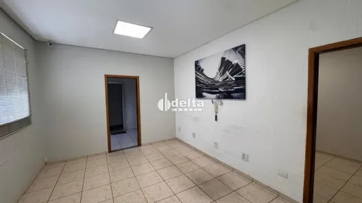 Ponto Comercial para alugar, 144m² no Centro, Uberlândia