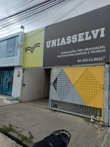 Casa com 4 Quartos à venda, 150m² no Parque Piauí, Teresina